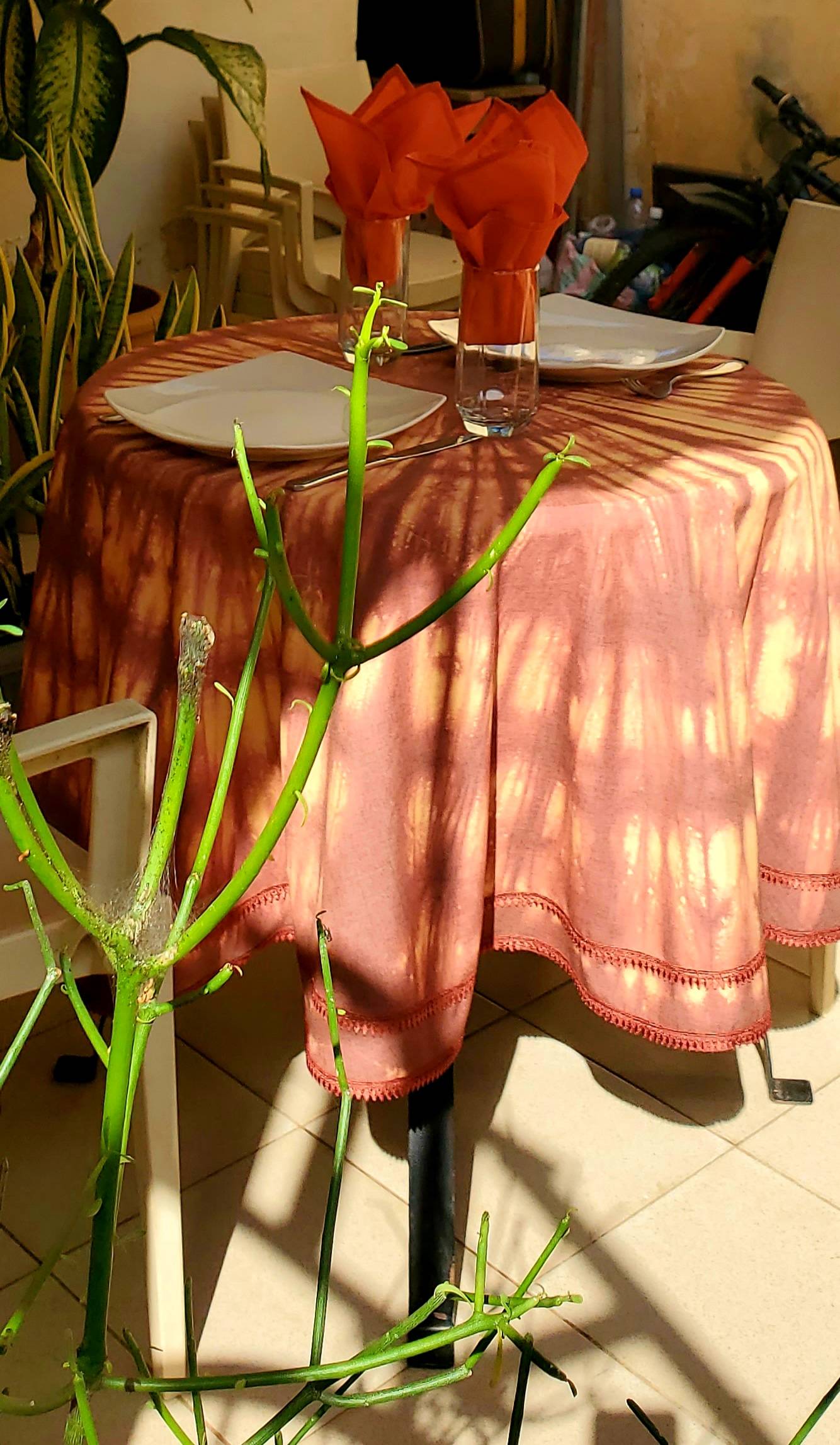 Des nappes en batik parfaites pour recevoir ou décorées à petit prix sa maison
