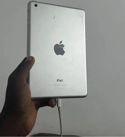 iPad mini 16gb version 12.